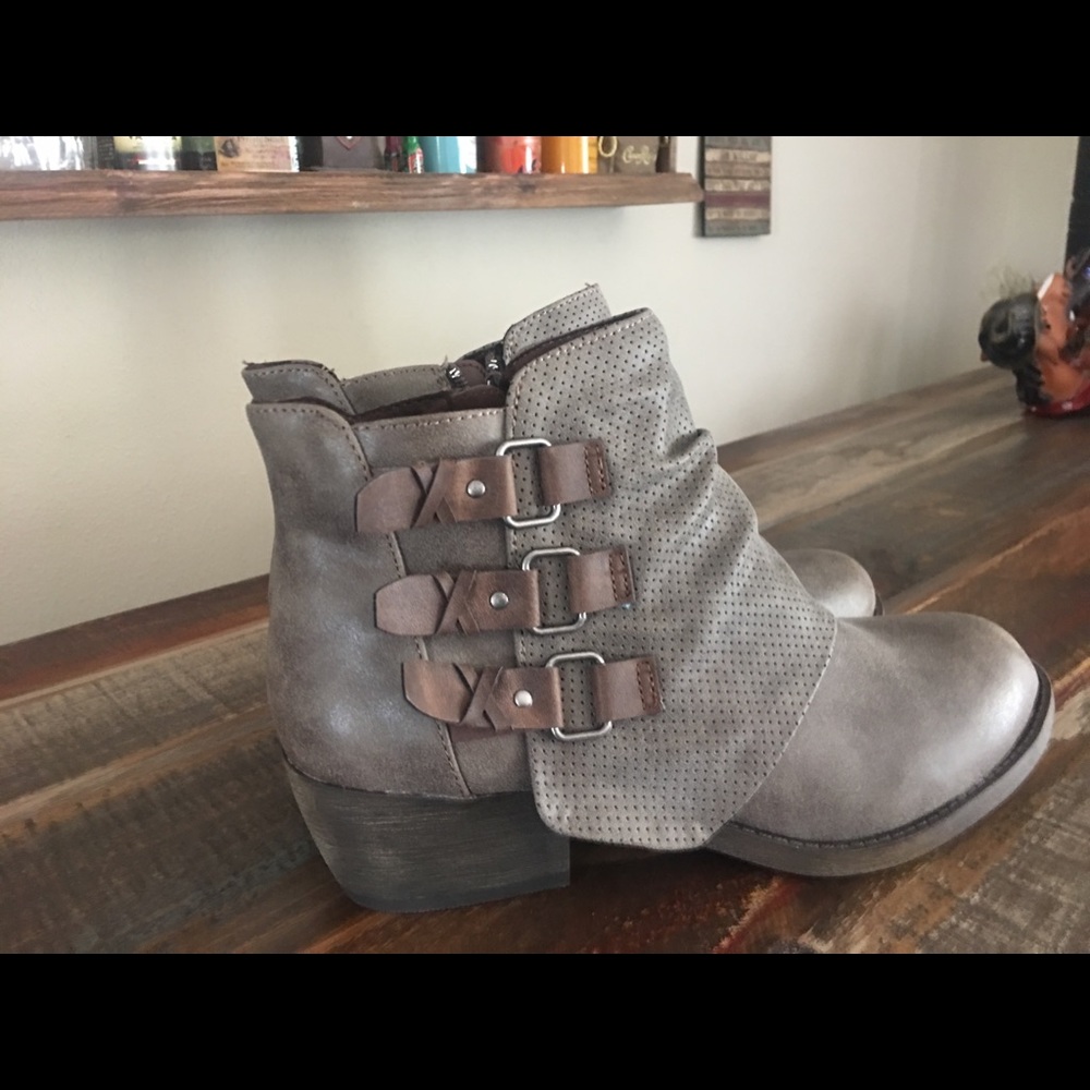 9.5 Booties